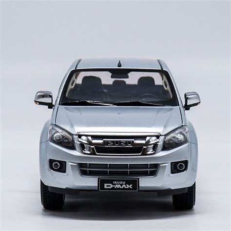 Original Authorized Authentic 1:18 Isuzu D-MAX pick up truck model Die ...