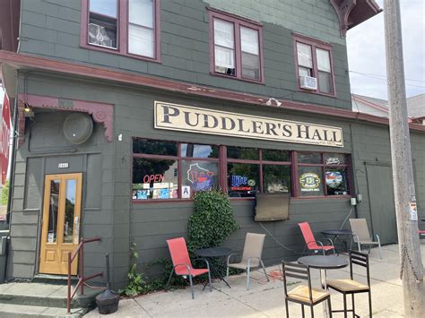 10 Milwaukee Dive Bars to Pull Up a Stool at (Dives of WI) - HashtagMKE