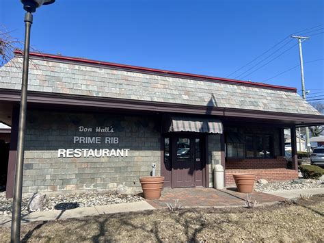 Hall's State Street | Fort Wayne IN