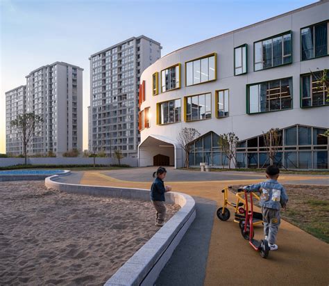 Gallery of Quzhou Kecheng Jiaogong Kindergarten / LYCS Architecture - 10