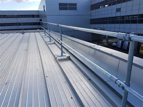 Rooftop Guardrail, Railing for Roof Edge Protection - Kee Safety