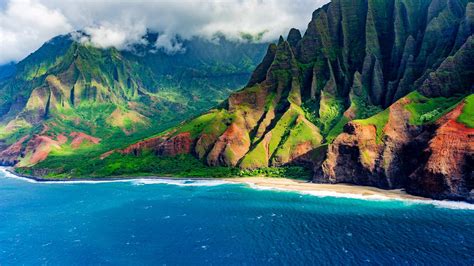 Bing HD Wallpaper Aug 6, 2025: Kalalau Beach on the Nā Pali Coast ...