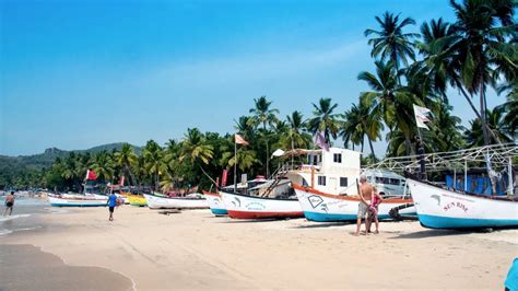 Book 11-Day Golden Triangle & Goa Tour: Culture, History, and Beaches