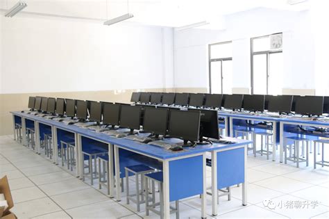 学校计算机教室布置,小学计算机室布置,计算机室墙面布置_大山谷图库