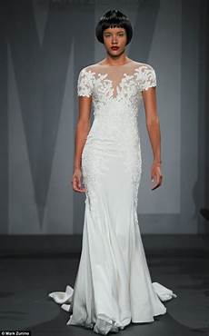 Aniston Wedding Dress Pictures by Aniston S Wedding Dress Was Revealed By Say Yes Aniston Wedding Dress Pictures
