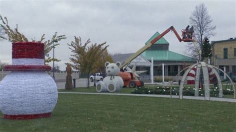 Mandan Holiday Lights on Main begins to take shape