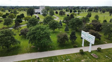 WHITE CHAPEL MEMORIAL PARK CEMETERY - Troy MI - Hours, Directions ...