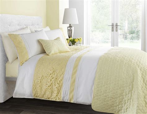 Traditional Floral Yellow Double Polycotton Duvet Quilt Cover Bedding ...