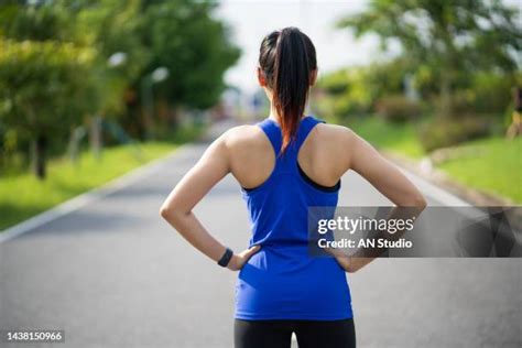 Woman Running Back View 的图像结果