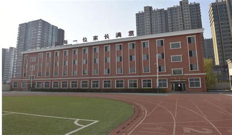 唐山东方国际学校举行“红心向党，唱响校园”合唱比赛