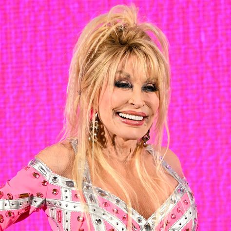 Dolly Parton Biography, Wiki, Bio, Age, Family, Husband, Boyfriend, Net Worth » Biography Wallah