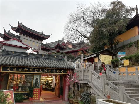 【携程攻略】南京鸡鸣寺景点,南朝四百八十寺，鸡鸣寺就是其中一座，很有历史底蕴的地方，让人联想…