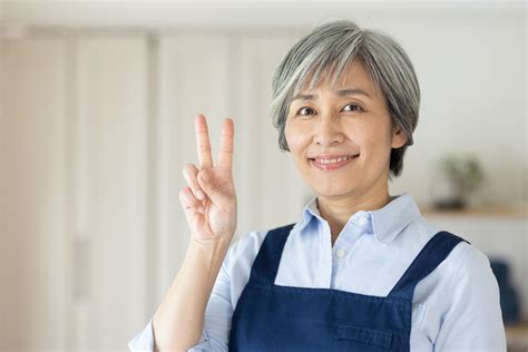 65歳からの仕事の見つけ方！シニア女性向けの求人やおすすめの資格を紹介 - 家事代行・家政婦ならきらりライフサポート