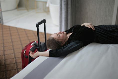Common Signs Of Jet Lag And How To Reduce Them - Hospital Stays