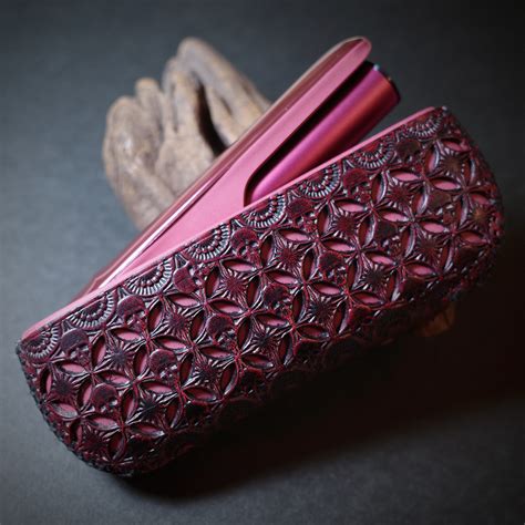 【iQOS ILUMA / iQOS ILUMA i】iQOS イルマ / iQOS イルマ i レザーカバー〝catacumba〟朱殷 ...