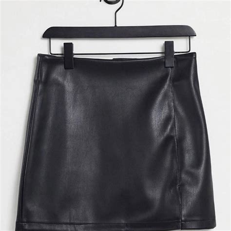 Miss Selfridge Women's Black Skirt | Depop