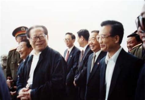 江泽民视察老照片：1994年在习近平陪同下视察福州_频道_凤凰网