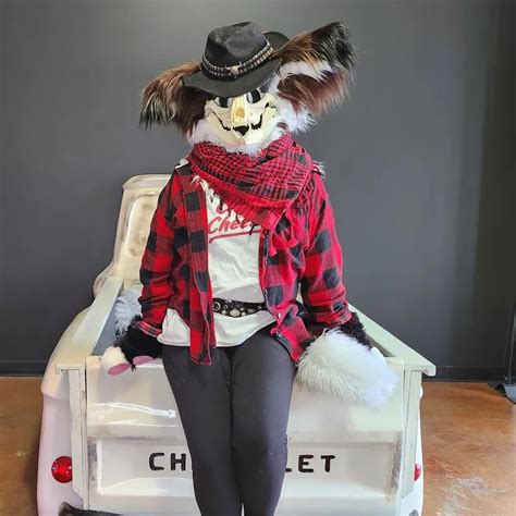 Building a Fursuit Head from Scratch PART 1 | How to build a fursuit ...