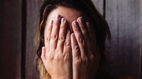 Crying Multilanguage 的图像结果