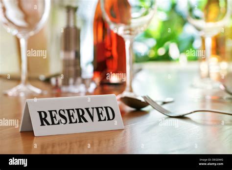Restaurant Reserved Table Sign 的图像结果