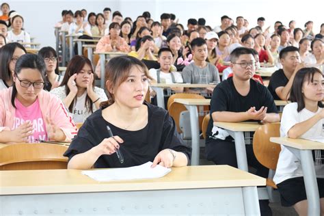 【商学院】商学院召开2019级专科新生第一次班会-团委