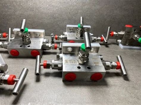 Manifold Valves - Stainless Steel Manifold Valves Trader - Wholesaler ...