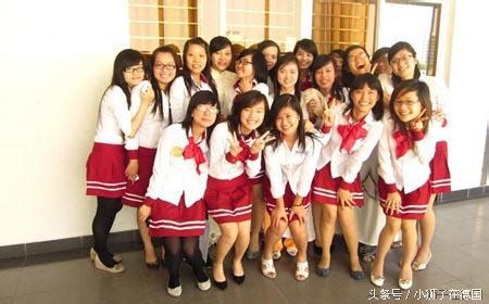 越南漂亮女大学生开学日走红，清纯可人受众人称赞|走红|越南|女大学生_新浪新闻