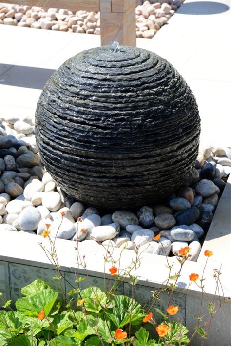 DIY Slate Cladding Water Feature 的图像结果