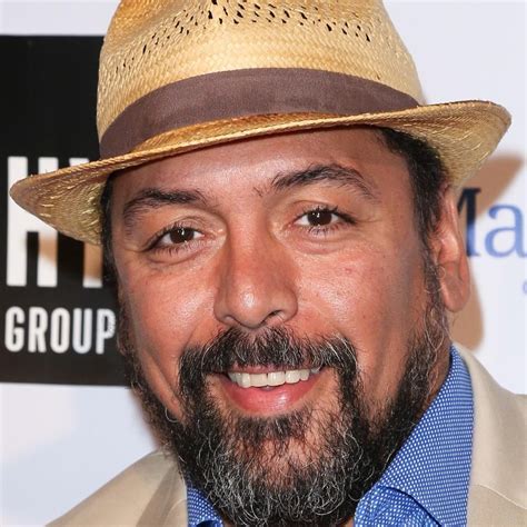 Watch Amazing Stories - Season 1 • Episode 3 - Dynoman and the Volt ...