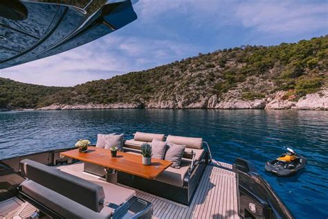 Yacht charters in Greece with crew. Luxury yacht charter in Greek isla