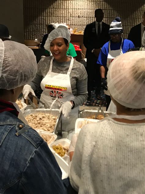 Hosea Feed the Hungry & Homeless Thanksgiving Dinner – 2019, 18, 17 ...