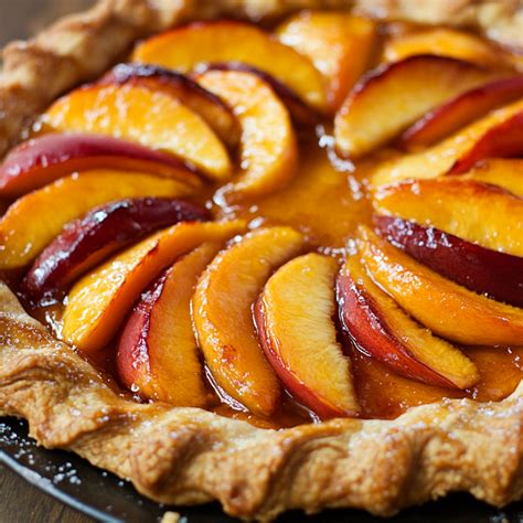 Strawberry Rhubarb Pie Recipe - ZYVINA