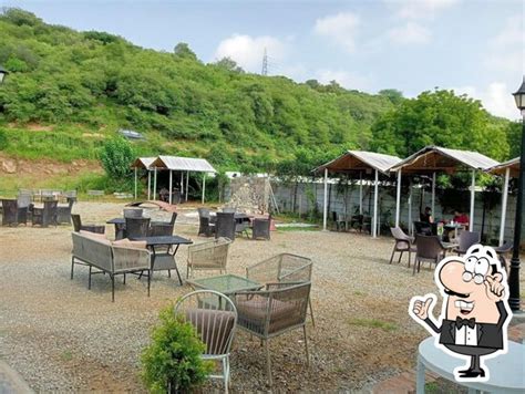 Ducks and Dogs Cafe, India - Restaurant menu and reviews