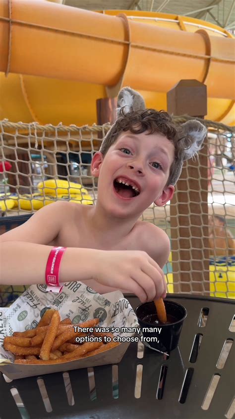 Great Wolf Lodge | Well, howdy 🤠🦂! The folks at Great Wolf Lodge Grapevine decorated for Howl-O ...