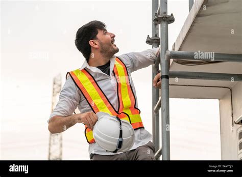 Climb Ladder 的图像结果