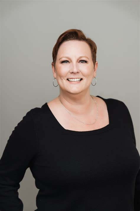 Lisha Miller - COX LIDSTONE MCLEAN REAL ESTATE