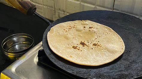 रेगुलर रोटी नहीं इस चीज से बनी रोटी का करें सेवन फौलाद सी मजबूत बनेंगी ...