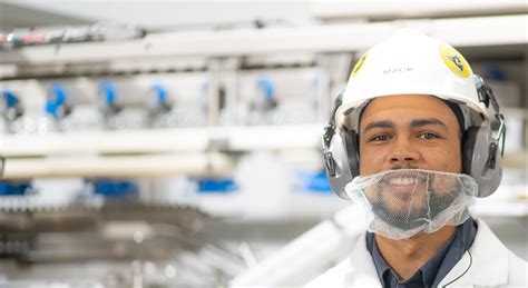 People - Wayne-Sanderson Farms®