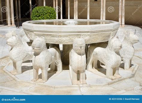 Fountain of Lions, in Alhambra Palace, Granada, Andalusia, Spain. Stock ...