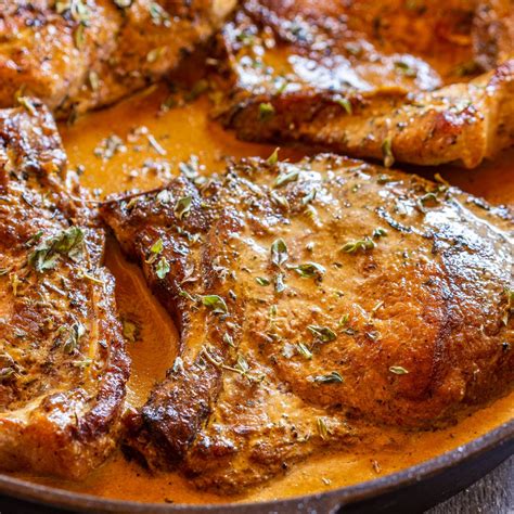 Cast Iron Skillet Pork Chops Recipe - Happy Foods Tube