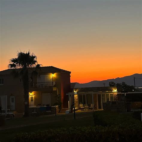 ELAFONISOS MARE - Villa Reviews, Photos, Rate Comparison - Tripadvisor