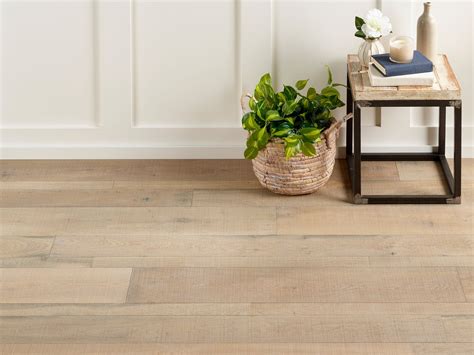 Woodland Reserve | Montpellier Oak II Distressed Engineered Hardwood, 9 ...