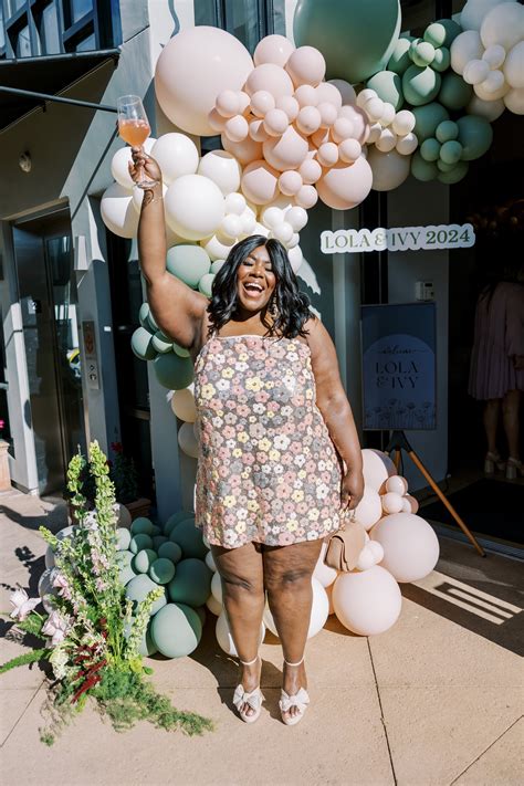 The Team — Lola & Ivy