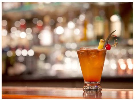 Whiskey-based summer cocktails to beat the heat | The Times of India