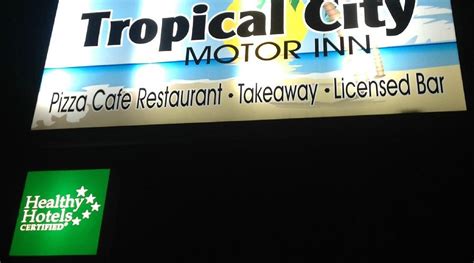 TROPICAL CITY MOTOR INN (Ayr) - Lodge Reviews, Photos, Rate Comparison ...
