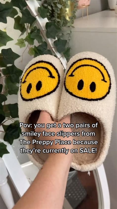 Preppy aesthetic smiley face slippers – Artofit