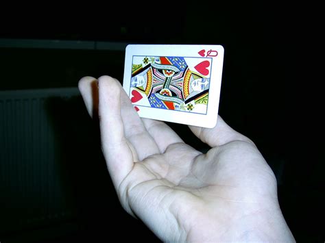 How to Throw a Card : 4 Steps - Instructables