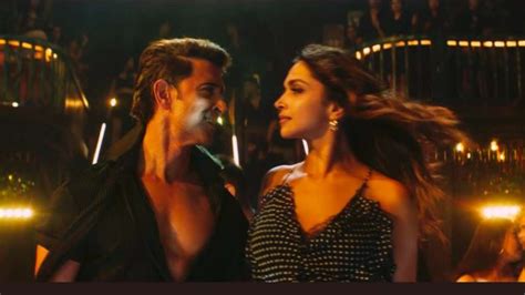 Hrithik Roshan and Deepika Padukone's sizzling chemistry in Fighter ...