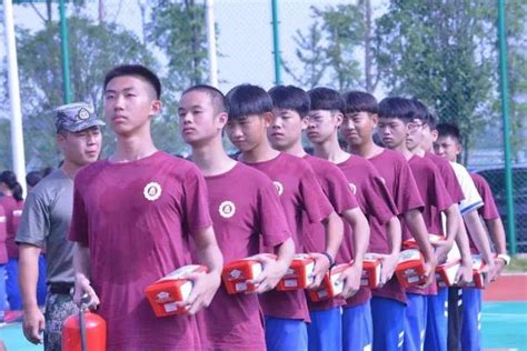 长沙华中涉外职业高中 2017级新生开学典礼暨军训动员大会讲话
