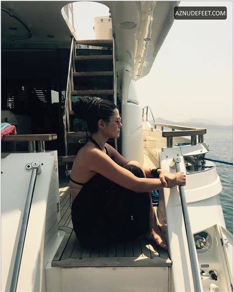 DENIZ ÇAKIR Feet - AZNudeFeet